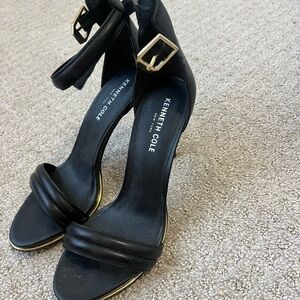 Kenneth Cole Black high heels